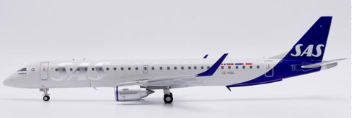 XX20277 | JC Wings 1:200 | SAS Link Embraer ERJ-195LR Reg: SE-RSL With Stand | is due October 2025