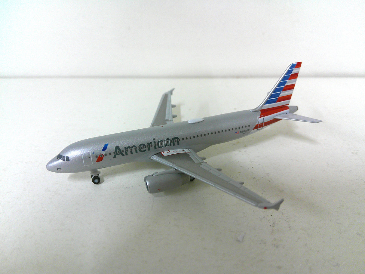 538879 | Herpa 1:500 | Airbus A320 N680AW American Airlines
