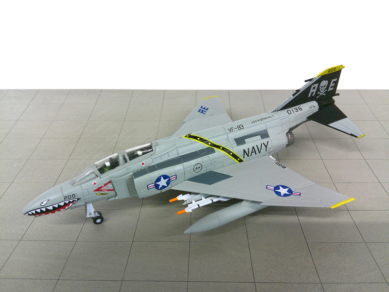 14+010 | 14+ Models 1:100 plastic | McDonnell Douglas F-4B 150136 VF-83 US Navy
