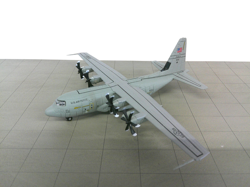 14+025 | 14+ Models 1:200 plastic | Lockheed C-130J 81351 US Air Force