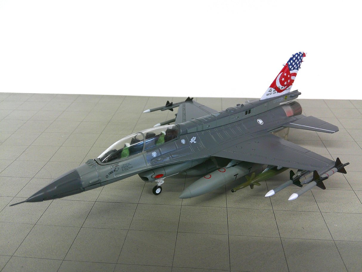 14+028 | 14+ Models 1:72 plastic | Lockheed F-16D 98-035 Republic of Singapore Air Force