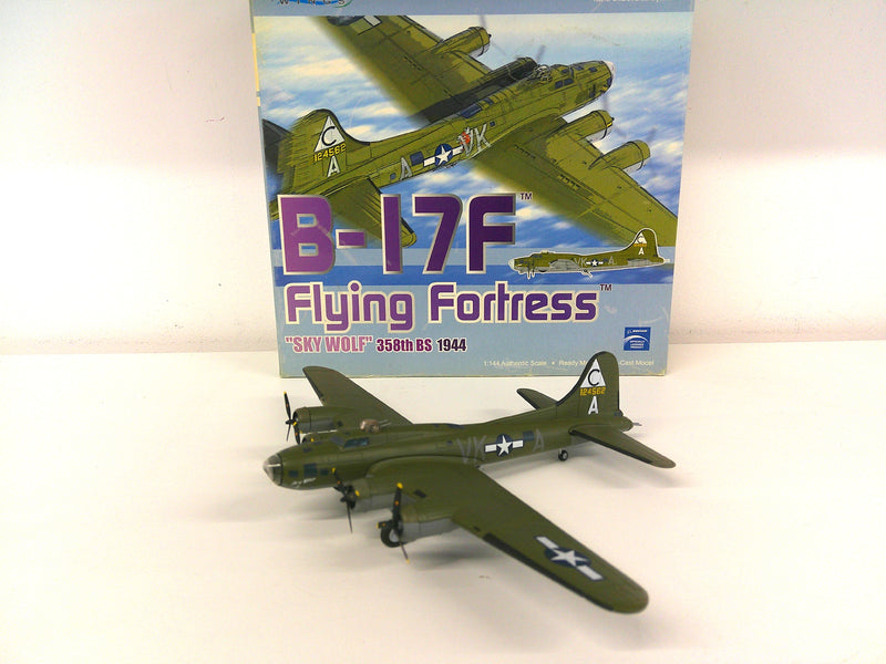DRW51006 | Dragon Wings Warbirds 1:144 | Boeing B-17F 124562 "Skywolf" USAAF 358th BS **PRE OWNED**