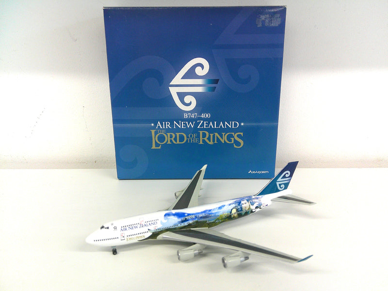 Dragon DRWZKSUJ | Wings 1:400 | Boeing 747-400 ZK-SUJ Air New Zealand "Lord of the Rings" **PRE OWNED**