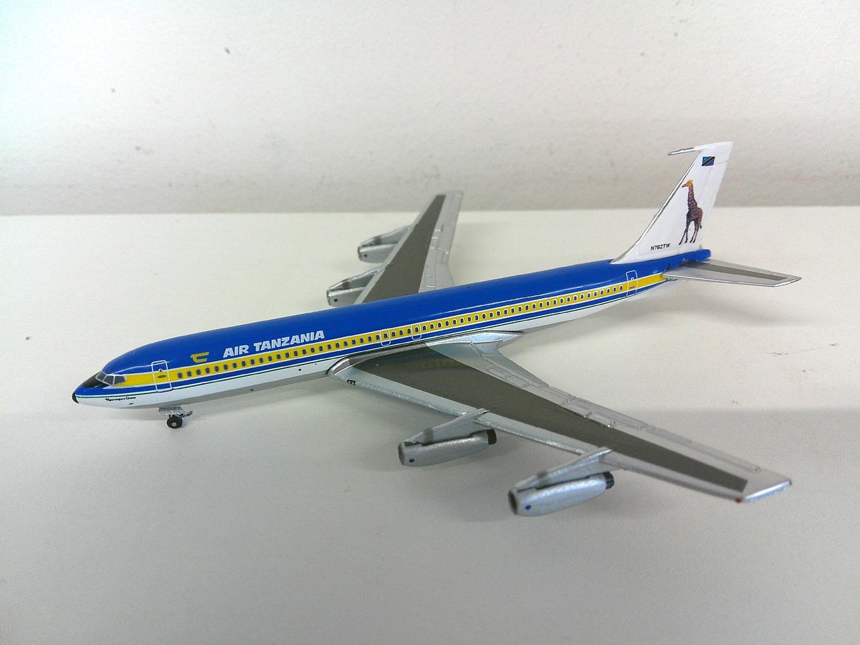 AC411196 | Aero Classics Models 1:400 | Boeing 707-300 Air Tanzania N762TW