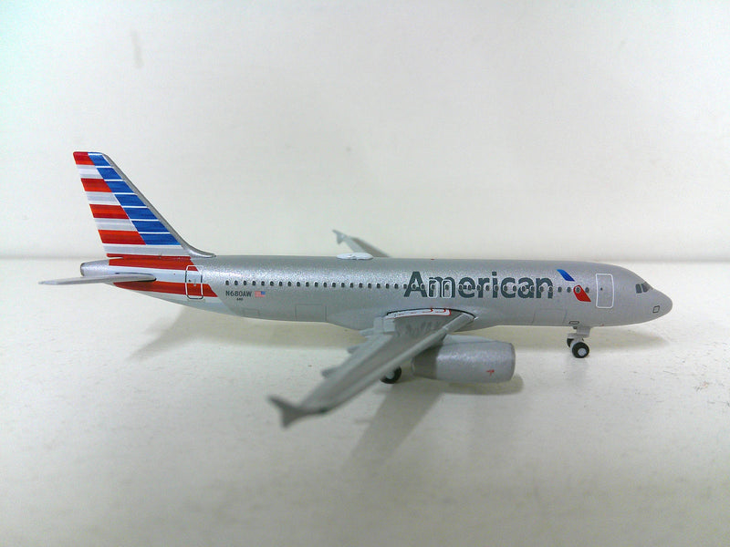 538879 | Herpa 1:500 | Airbus A320 N680AW American Airlines