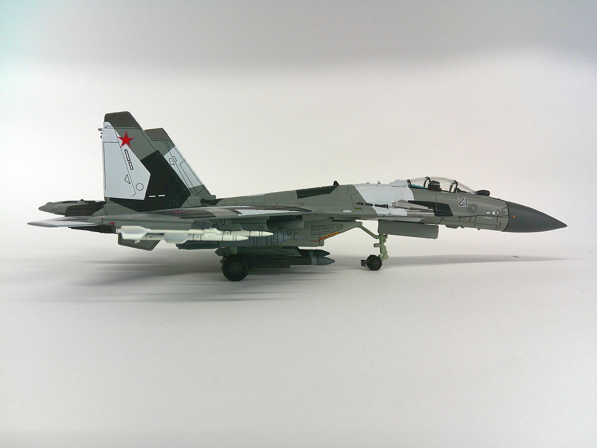 14+038 | 14+ Models 1:100 plastic | Sukhoi Su-35 Blue 21 Russian Air Force