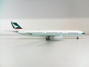 5000051000016 | Herpa 1:200 plastic | Airbus A330-300 Cathay Pacific B-HLS (Plastic Model) **PRE-OWNED**