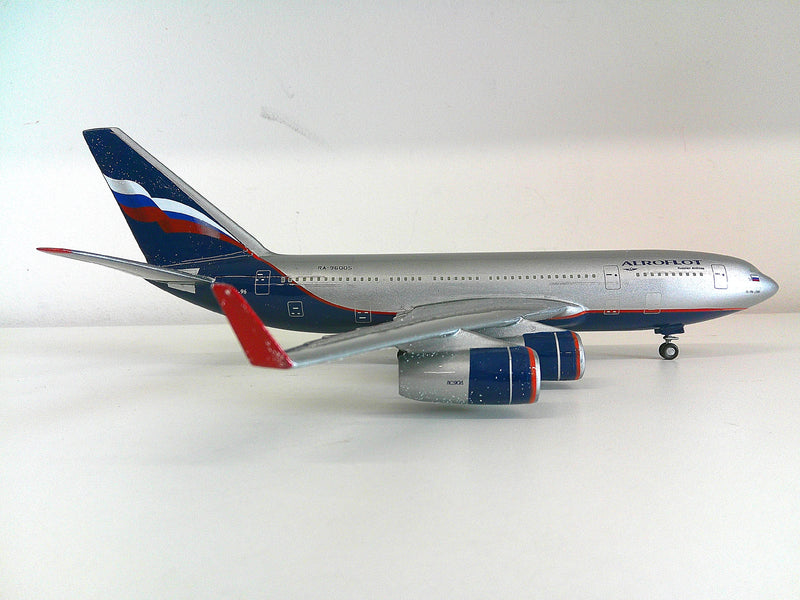 HM02 | Historic Models 1:200 | Ilyushin IL-96 Aeroflot RA-96005 **Pre Owned**