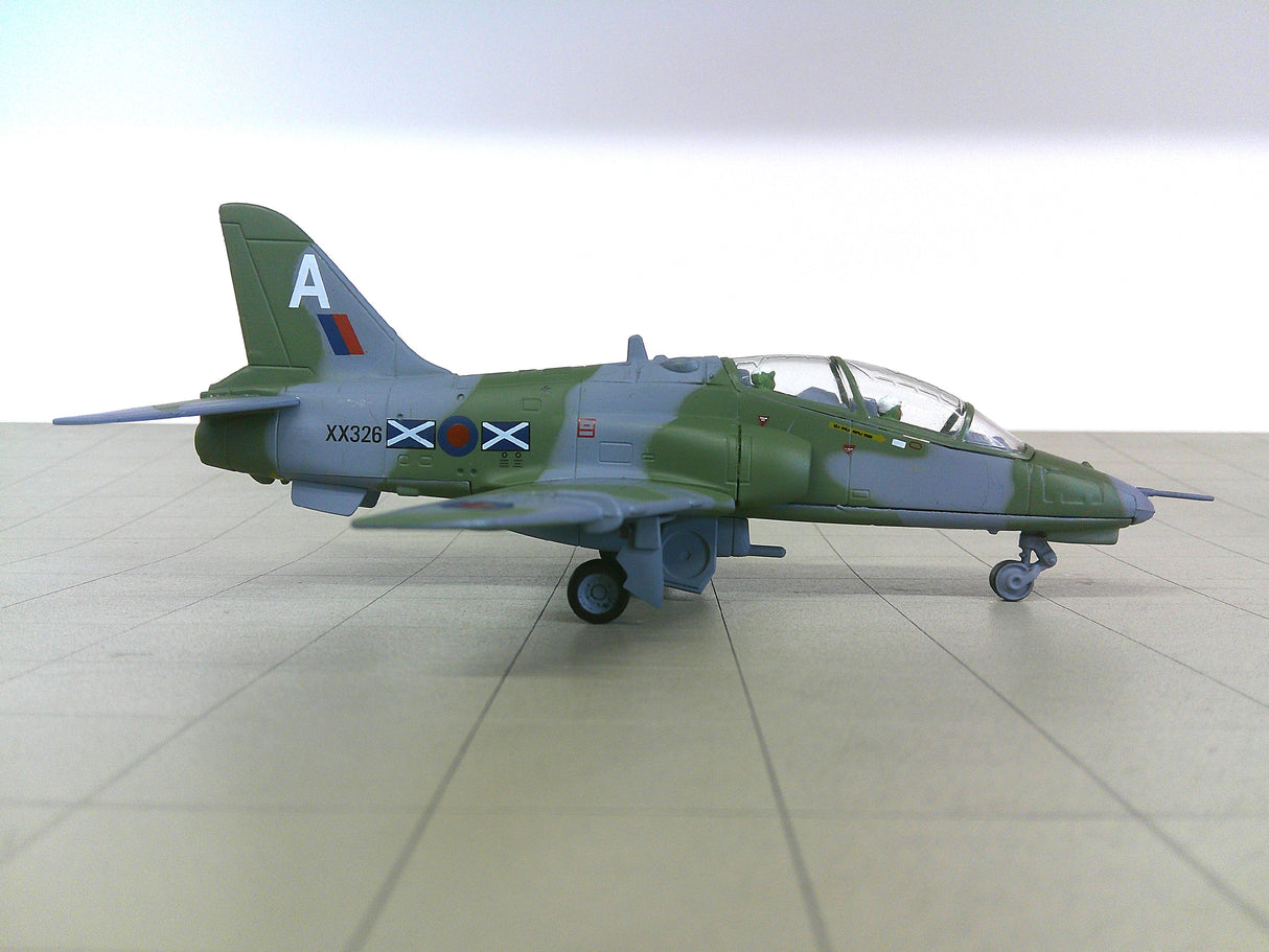 14+017 | 14+ Models 1:72 plastic | BAe Hawk T.1 XX328 A Royal Air Force