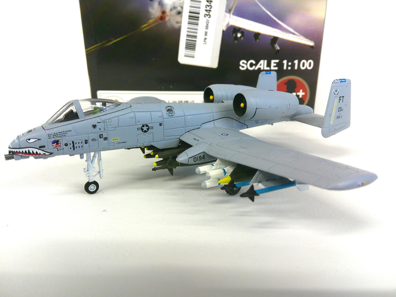 LPN WE 084373434 | Unknown Manufacturer 1:100 | Fairchild A-10 Thunderbolt II USAF **PRE OWNED**