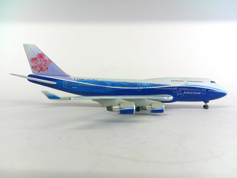 NETB5858240 | Net Models 1:400 | Boeing 747-400 B-58240 China Airliners **Pre Owned**