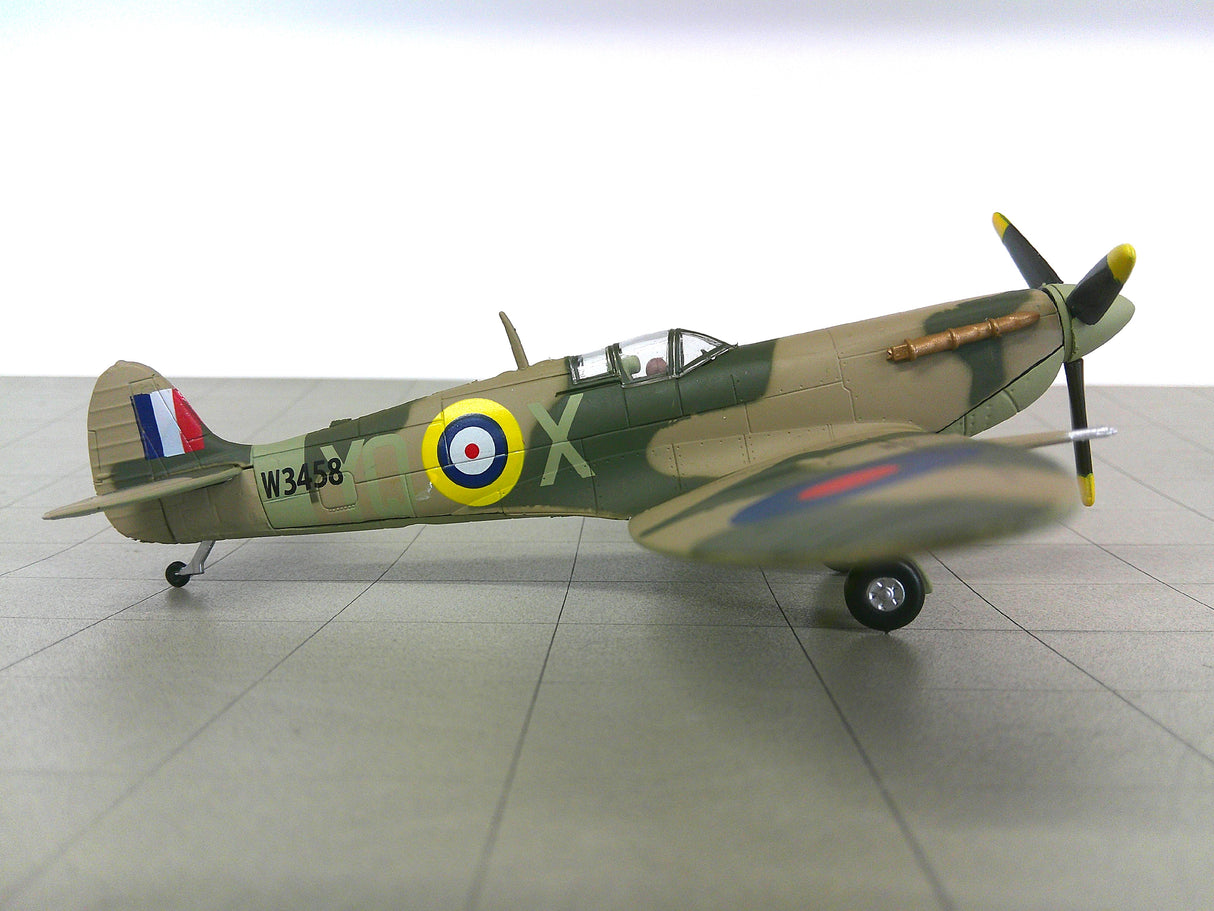 14+016 | 14+ Models 1:72 plastic | Supermaine Spitfire Vb W3458 Y:X