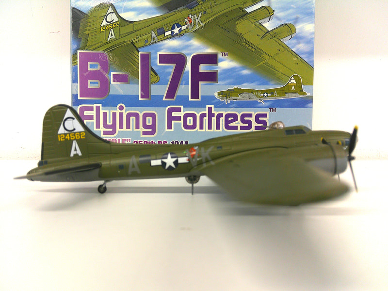 DRW51006 | Dragon Wings Warbirds 1:144 | Boeing B-17F 124562 "Skywolf" USAAF 358th BS **PRE OWNED**