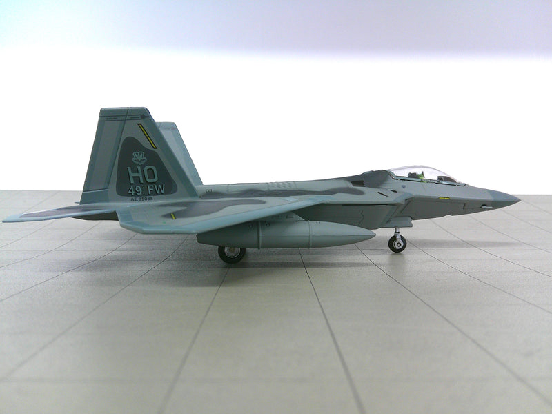 14+019 | 14+ Models 1:100 plastic | Lockheed F-22 05-088 HO US Air Force