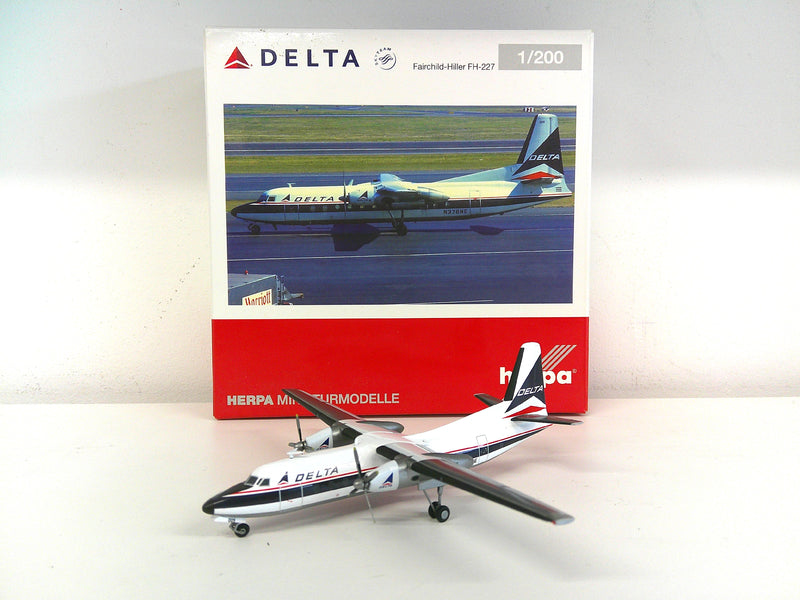 571142 | Herpa 1:200 | Fairchild-Hiller FH-227 N378NE Delta **PRE OWNED**