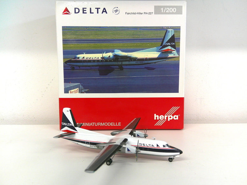 571142 | Herpa 1:200 | Fairchild-Hiller FH-227 N378NE Delta **PRE OWNED**