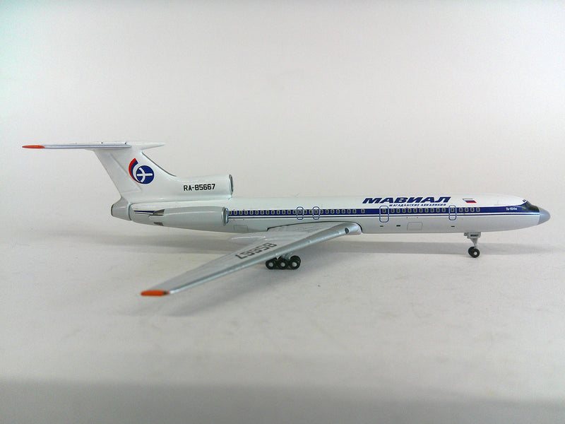 ACRA85667 | Aero Classics 1:400 | Tupolev Tu-154 CCCP-85667 Mabnaji