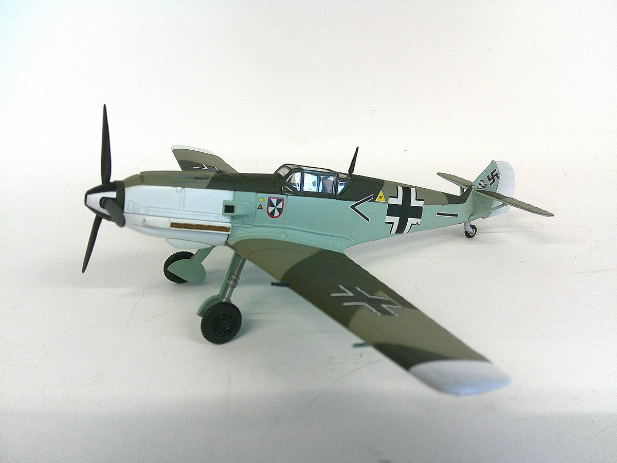 7103 | Carousel 1 1:48 Die-Cast | Messerschmitt 109E Luftwaffe JG3 'Franz von Werra' **Pre Owned**