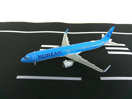 Die-cast metal HX Models 1:400 scale Airbus A321neo Korean HL8509.