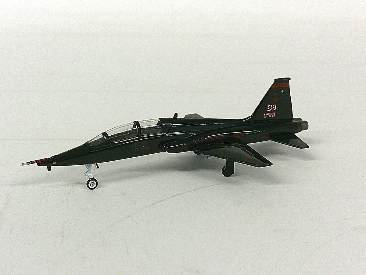 HG7327 | Hogan Wings 1:200 | Northrop T-38A 9 SRW 65-10429 USAF **Pre-Owned**