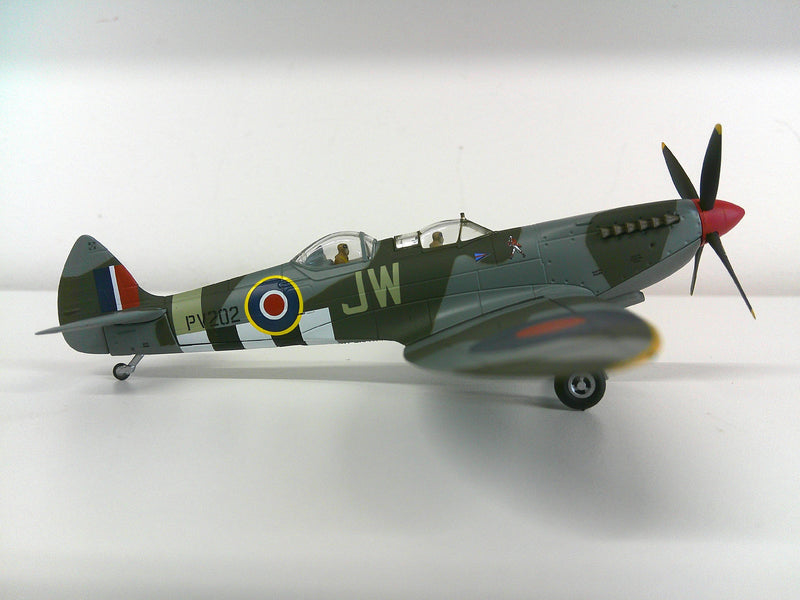 AA29204 | Corgi 1:72 | Supermarine Spitfire T9, PV202/’JW’ (G-CCCA), Presented as Spitfire MK.IX ML365/JW,135 Wing, 2nd Tactical Air Force, Aircraft operated by Aerial Collective, Duxford Airfield