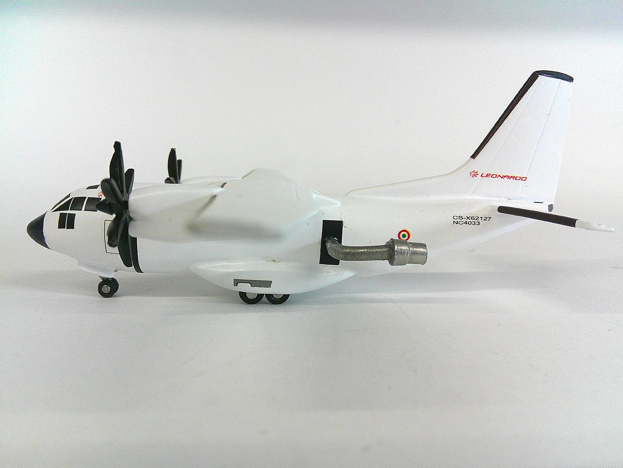 WM004 | Western Models (New) 1:200 | Alenia C-27J Spartan (Fire Fighter) Leornado CS-X62127 / NC4033