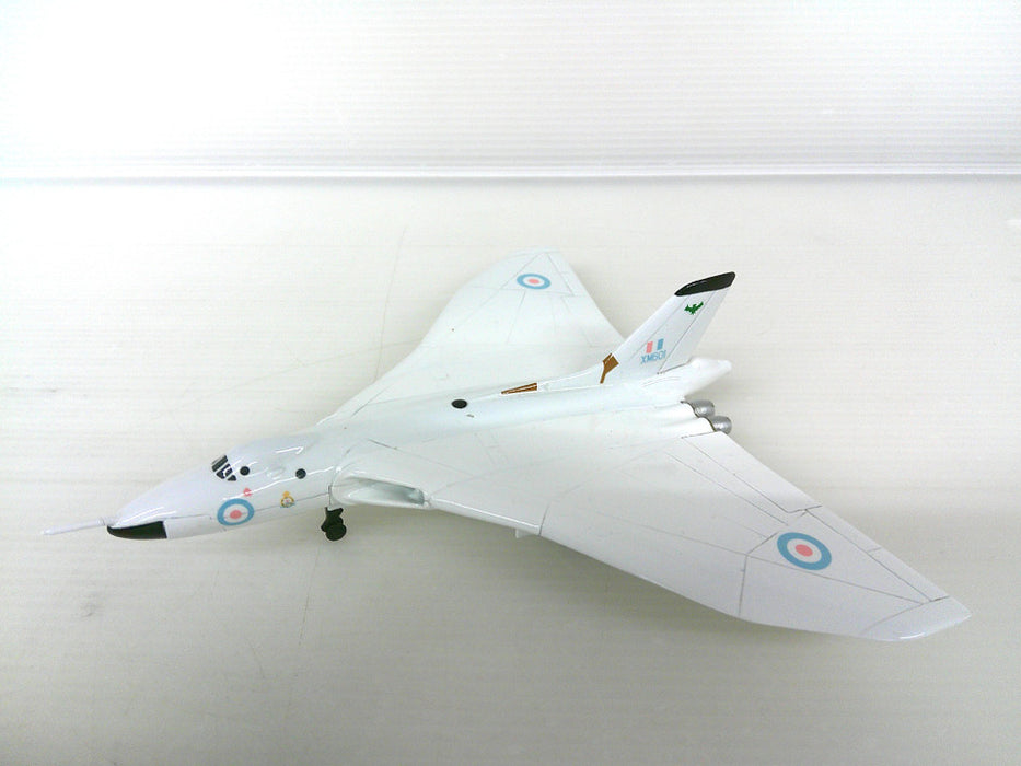 Skyline03 | Sky Classics 1:200 | Avro Vulcan RAF XM601 9 Squadron 'Anti Flash White'