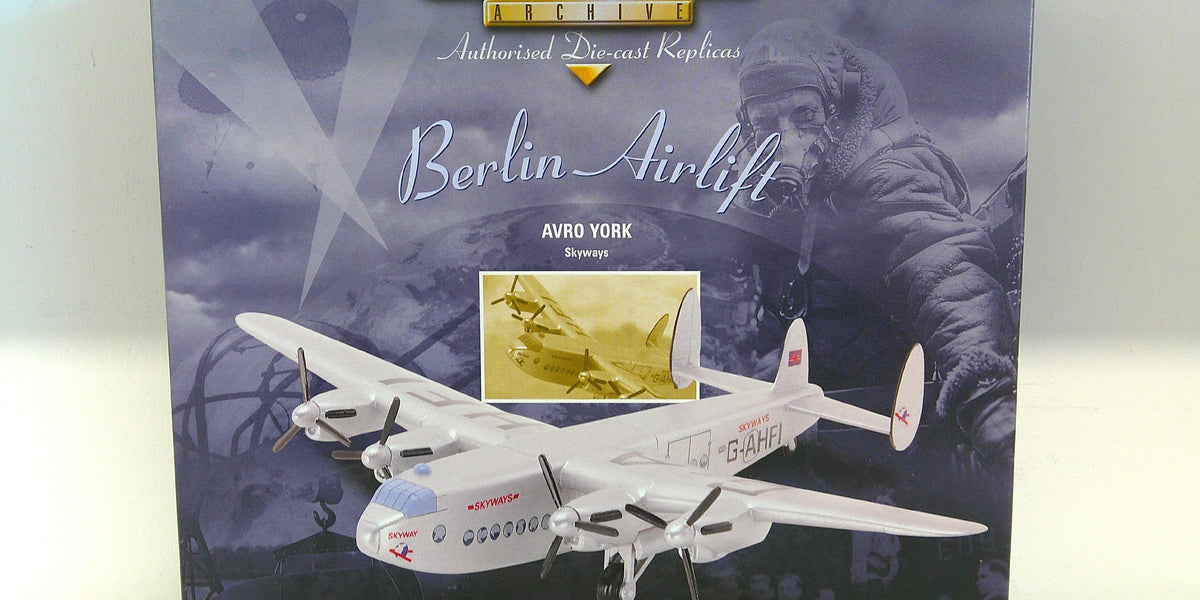 特別SALE CORGI AVRO YORK RAF ベルリン空輸 1/144 AA47201 | Corgi Airliner 1:144 | Avro York Skyways G-AHFI