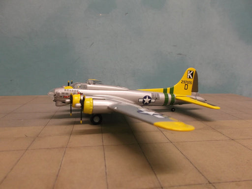 48201 | Corgi Military 1:144 | Boeing B-17G Flying Fortress 297976, USAAF, 'Bit'o' Lace'