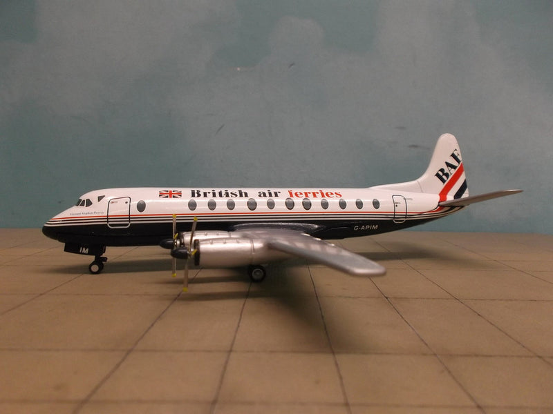AA30503 | Corgi Airliner 1:144 | Vickers Viscount 800 British Air Ferries 'G-APIM'