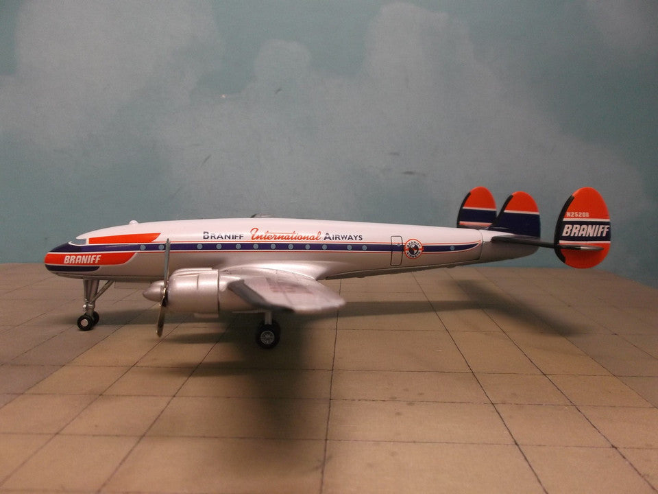 47505 | Corgi Airliner 1:144 | Lockheed Constellation N25206, Braniff International Airways