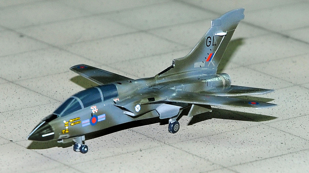 SF448 | SkyFame Models 1:200 | BAe Tornado GR.1 RAF 20 Squadron ZA463/GL Laarbruch