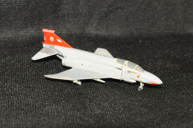 SF193 | SkyFame Models 1:200 | McDonnell Douglas F-4 Phantom FGR.2, XV470:D, No. 56 Sqn., RAF Wattisham | is due - see description