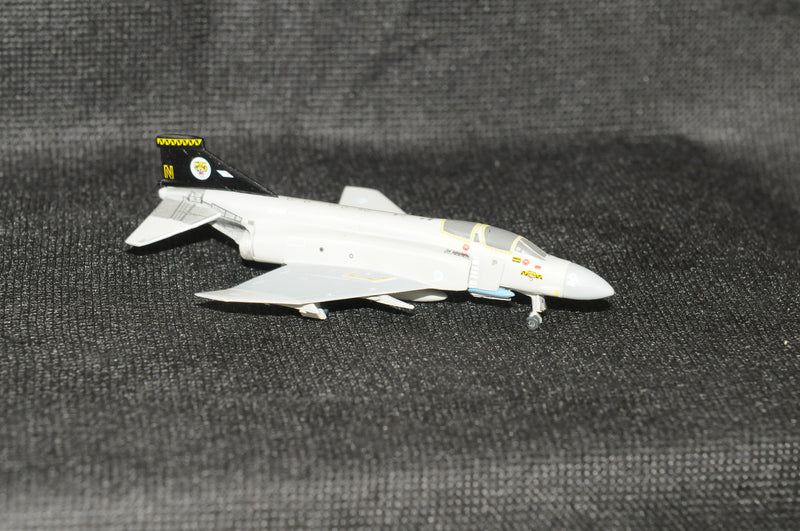 SF194 | SkyFame Models 1:200 | McDonnell Douglas F-4 Phantom FGR.2, XV469:N, No. 74 Sqn., RAF Wattisham