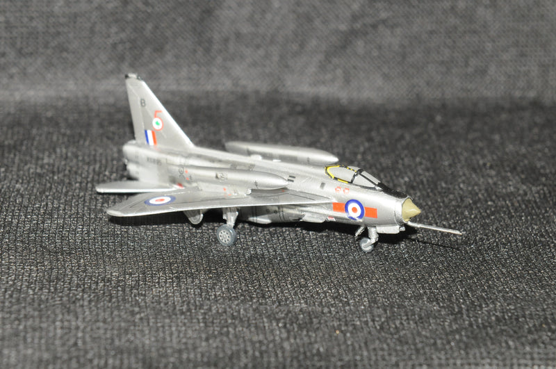 SF088 | SkyFame Models 1:200 | English Electric Lightning F.6, 'Z' XS895:B, 5 Sqn. RAF Binbrook 1972 | is due - see description