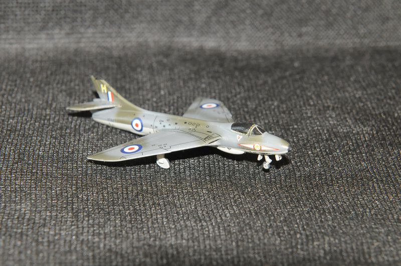 SF310 | Skyfame Models 1:200 | Hawker Hunter FGA9, XF442, 1 Sqn RAF, Flt Lt Pollock