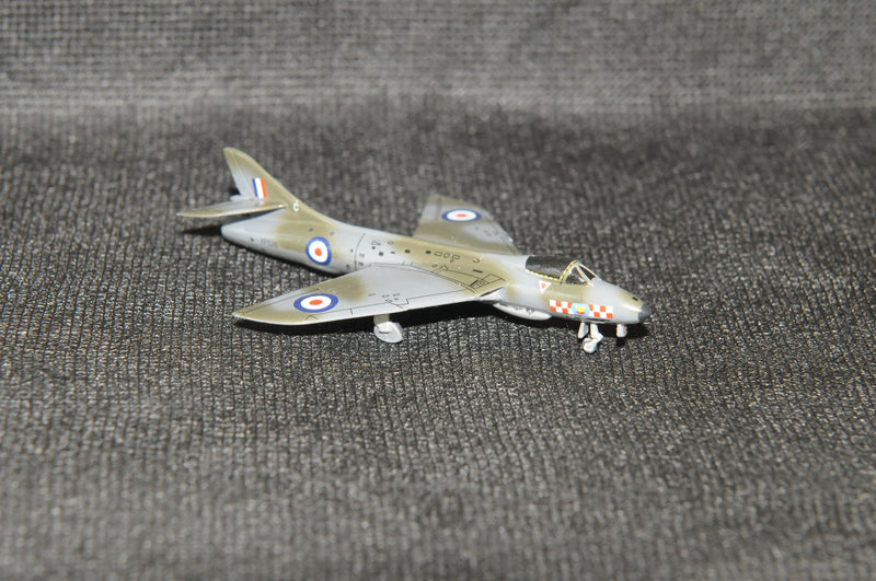 SF329 | Skyfame Models 1:200 | Hawker Hunter F6, 'C' XF526, 56 Sqn, RAF Waterbeach 1956
