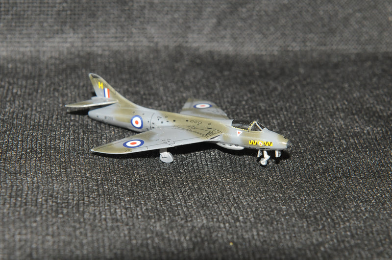 SF333 | Skyfame Models 1:200 | Hawker Hunter F4, 'H' WV269, 74 Sqn, RAF Horsham St Faith | is due - see description