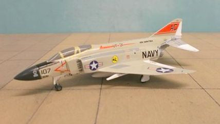 SF224 | SkyFame Models 1:200 | F-4 Phantom II US Navy '107' AC, VF-31 'Tomcatters', USS Saratoga