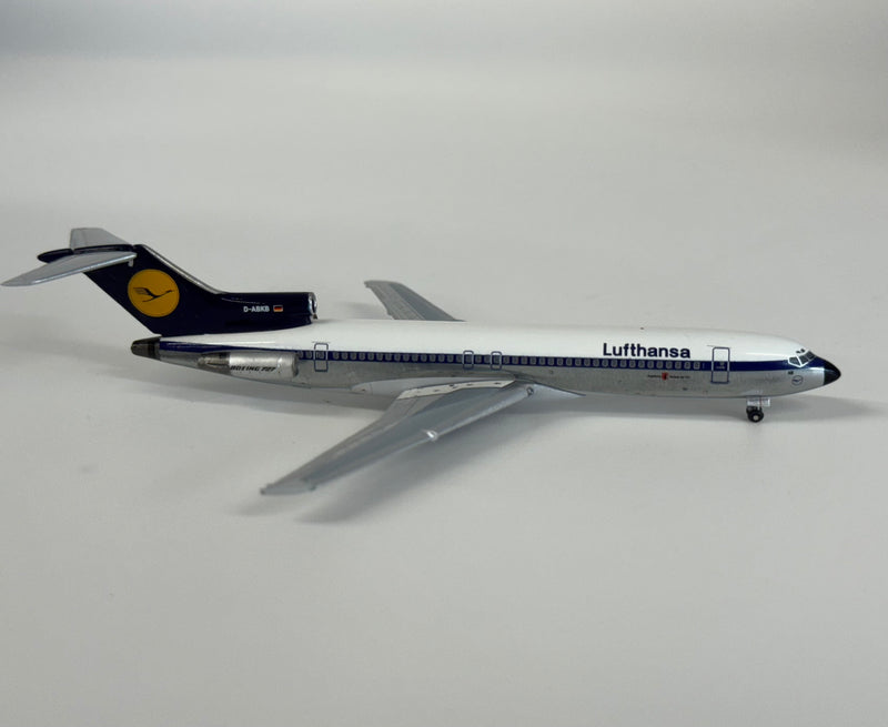 AC411368 | Aero Classics 1:400 | Boeing 727-230 | Lufthansa D-ABKB