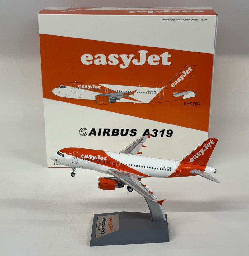 319-ZBV | Blue Box 1:200 | Airbus A319-111 EasyJet G-EZBV (with stand)