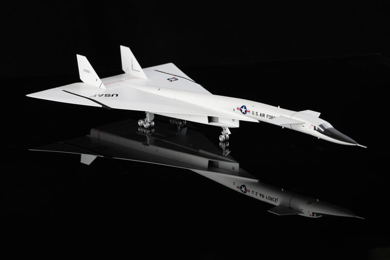 L2081 | SQ Wings 1:200 | U.S.AIR FORCE XB-70 20001 "The United States Air Force Museum Livery"