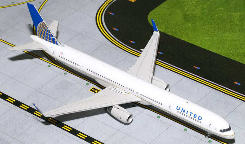 G2UAL498 | Gemini200 1:200 | Boeing 757-300 United Airlines N75858