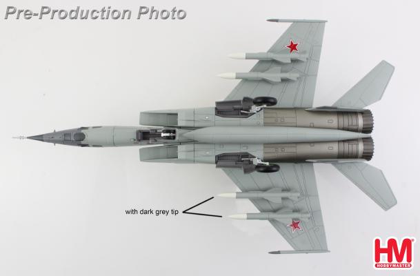 HA5655 | Hobby Master Military 1:72 | MIG-25BM white 43, Ahtubinsk Airfield, 1987 (w/4 x KH-58 missiles)