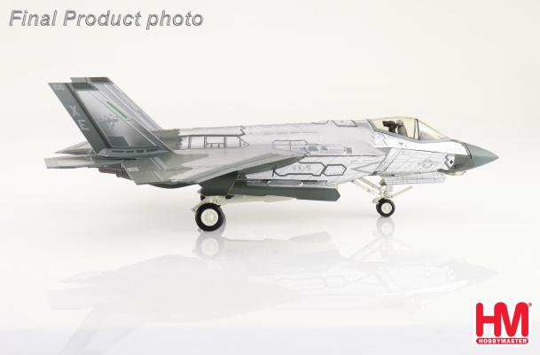 HA6210 | Hobby Master Military 1:72 | F-35C Mirror Coating XE-100/168733, US Navy, August 2022