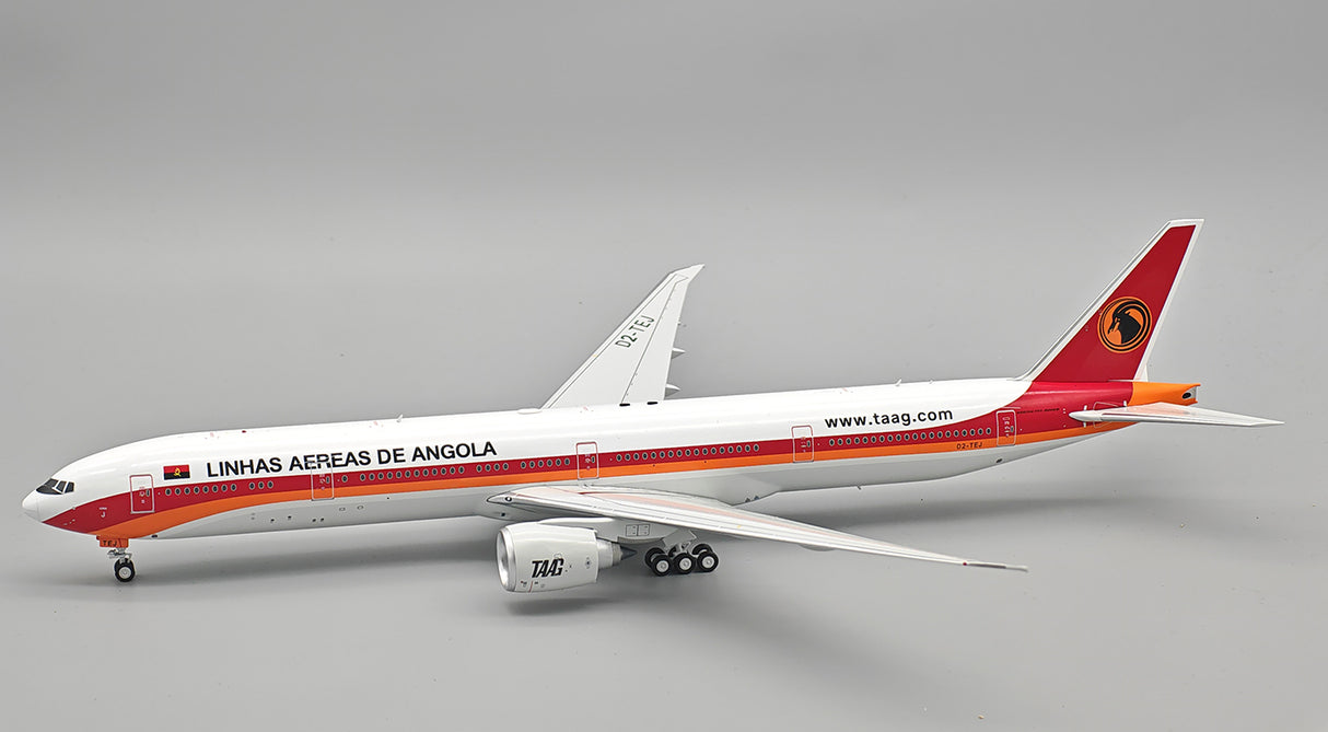 RM77308 | Retro Models 1:200 | TAAG Angola Airlines Boeing 777-3M2/ER D2-TEJ with stand