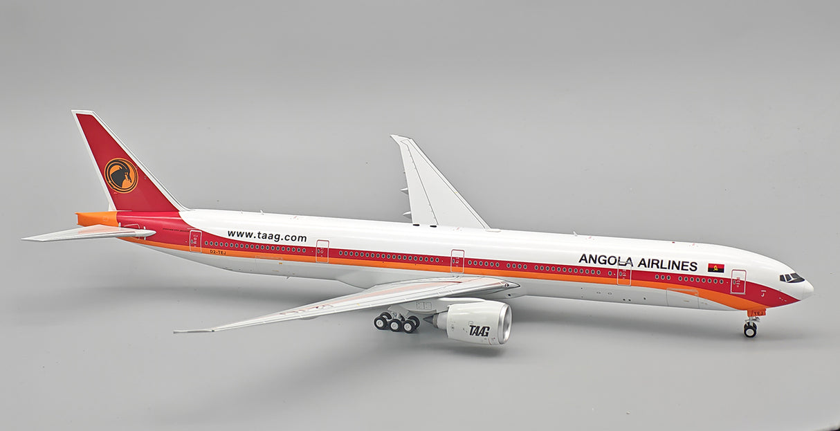 RM77308 | Retro Models 1:200 | TAAG Angola Airlines Boeing 777-3M2/ER D2-TEJ with stand