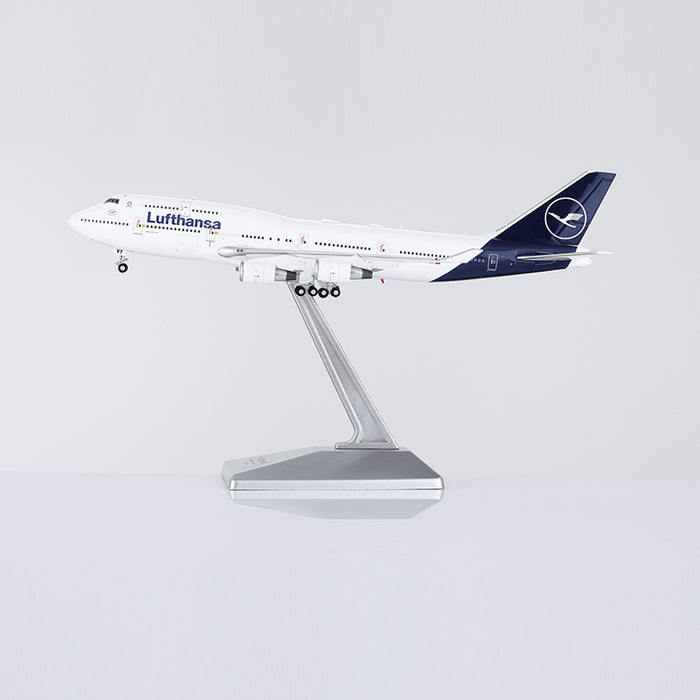YY74410 | YY Wings 1:400 | Boeing 747-400 Lufthansa Reg. D-ABVY | is due October 2025