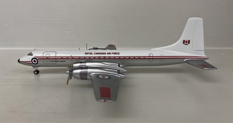 SC395 | JC Wings 1:200 | Canadair CC-106 Yukon RCAF 15930