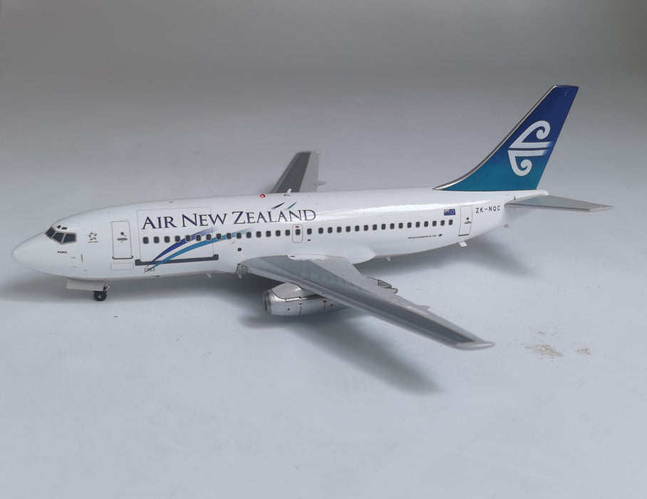 IF732NZ0922 | InFlight200 1:200 | Boeing 737-200 Air New Zealand ZK-NQC (with stand)